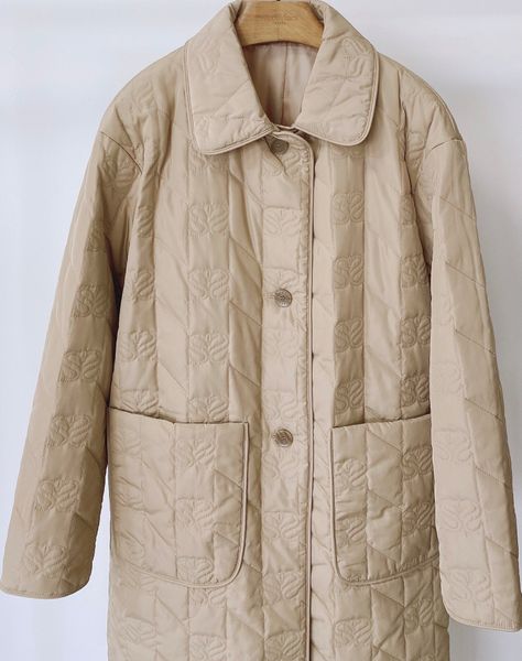 

long warm and fashionable women's coat in autumn and winter design, Tan;black
