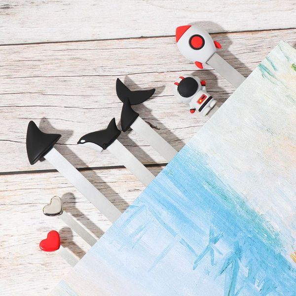 

metal bookmark love heart astronaut book clip pagination mark books support stationery student gift school office supplies