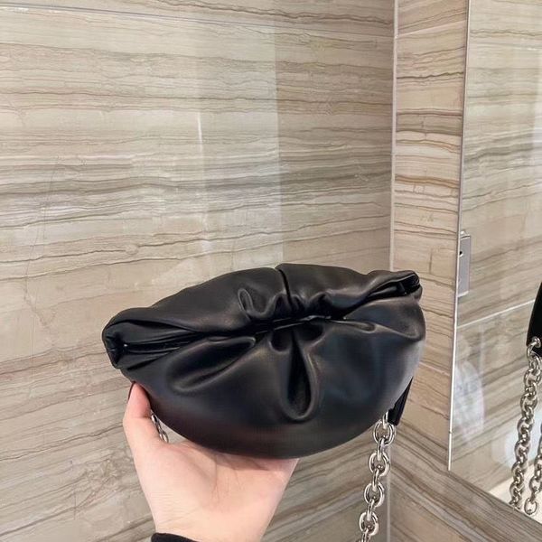 

2021 waist small 2021 cloud chain chest mouth dumpling women's bag, one shoulder slung girl luxuryss designerss bag yw