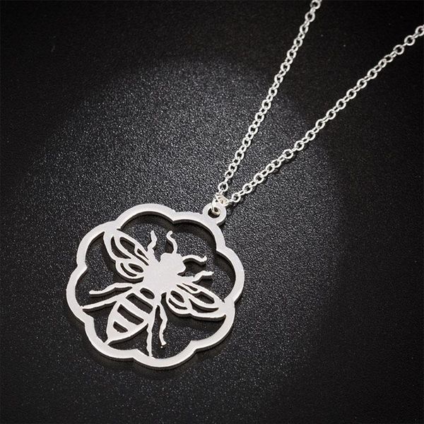 

pendant necklaces cute little bee flowers women gold chain pendants stainless steel simple 2021 fashion jewelry on the neck, Silver