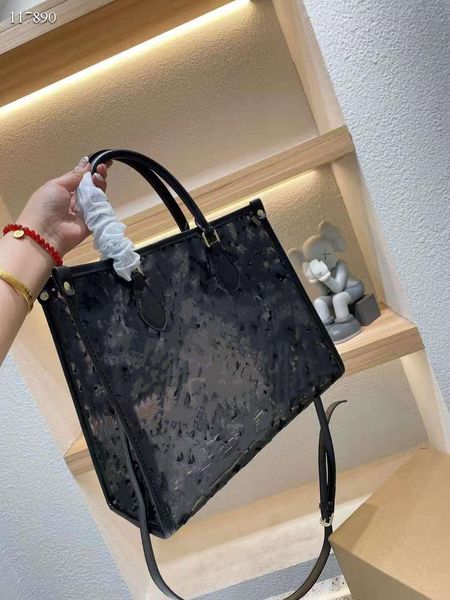 

bag holder2021 designer women's lace cut out single shoulder bag can be heldhandbag hook