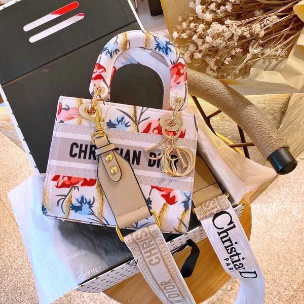 

new princess in spring and summer, carrying shoulder back, net red hbag zly zly