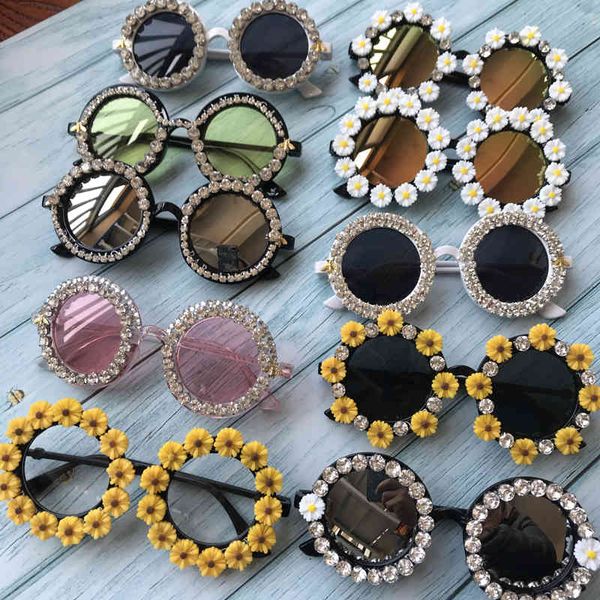 

2019 m16 beautiful women sunglasses crystal diamond handmade round glasses uv400 mirror lens flower design summer sunglasses, Silver