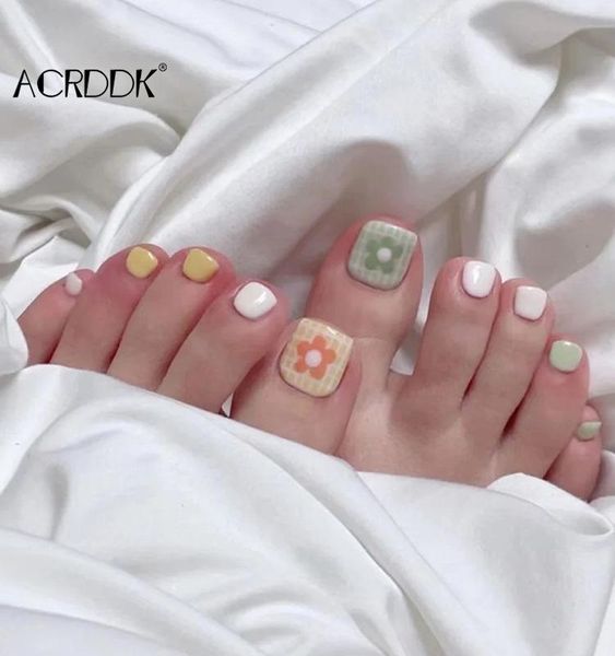 

false nails 24pcs small flower toenail patch glue type removable short paragraph fashion manicure fresh dw, Red;gold