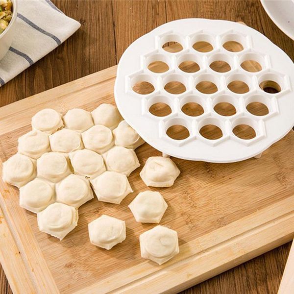 

baking & pastry tools plastic pelmennica ukrainian pelmeni mold pelmennitsa dumplings ravioli maker 19 holes pasta form dough press