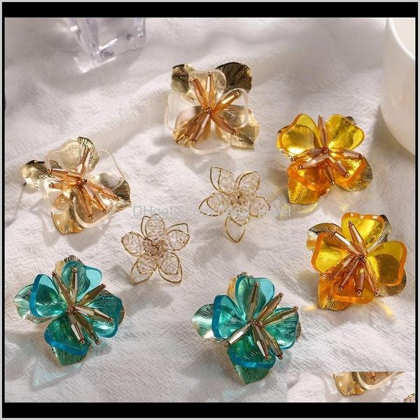 

jewelrymatch-right trendy for women sweet cute korean crystal flower stud earrings fashion vintage female jewelry waj0495 drop delivery 2021, Golden;silver