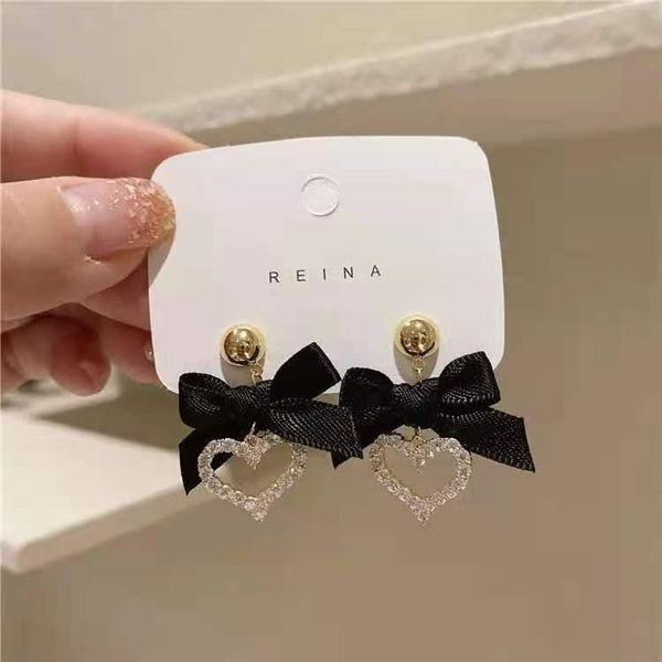 

stud velvet retro bow earrings female super fairy temperament exquisite classic fashion pendant tide, Golden;silver