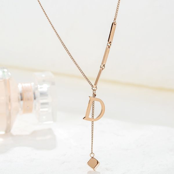 

2021 new designer new fashion letter pendant titanium steel necklace, Silver