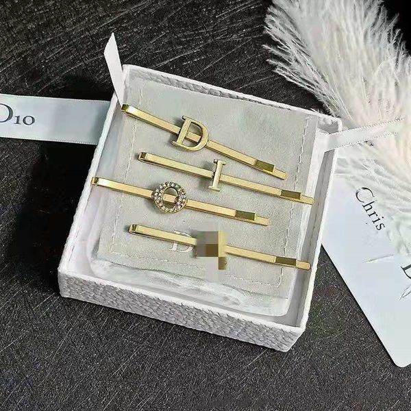 

family's new fashion letter hairpin, Golden