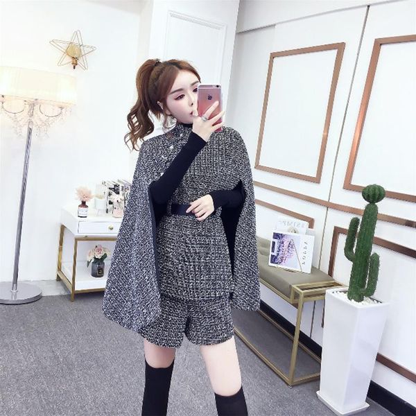 

two piece dress women's winter temperament plaid cloak woolen coat + fashion shorts female two-piece set, White