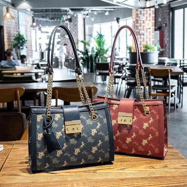 

handbag premium underarm shoulder bag 2021 fashion women's tote versatile simple chain, Black;red