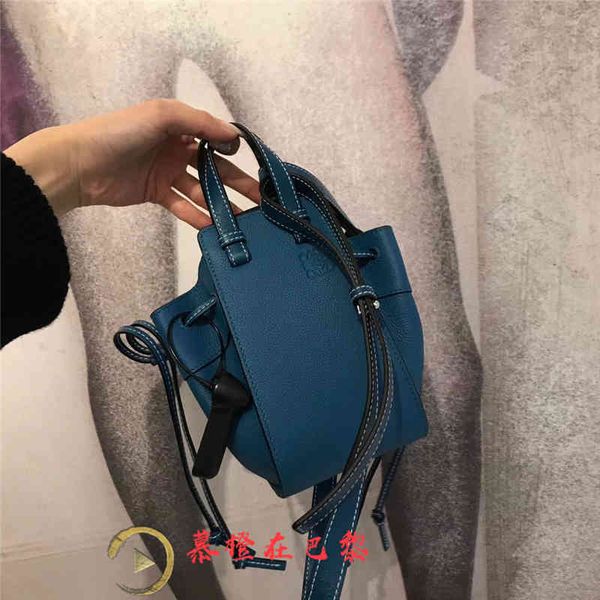

loewe / luo yiwei women's hammock drawstring mini hammock slung bucket one shoulder handbag