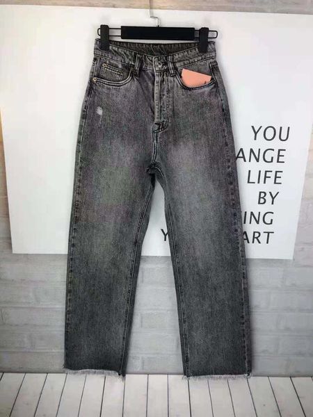

back miu's pocket letter printed denim pants in spring and summer 2021, Blue