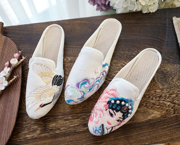 

luxury slippers pointed slippers, crane, flower, auspicious cloud, chine style, embroidered fashion cloth slippers for women, Black