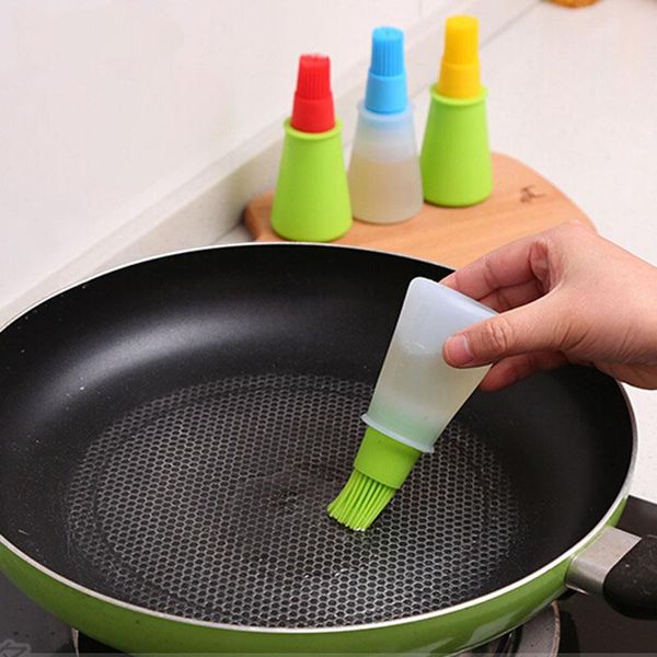 

tools & accessories 1 pc bbq portable silicone oil bottle with brush grill brushes liquid pastry kitchen baking tool