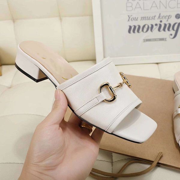

2021 high-quality slipper and sandal women flat leather beach shoes with one button summer 2021 soft soles, Black