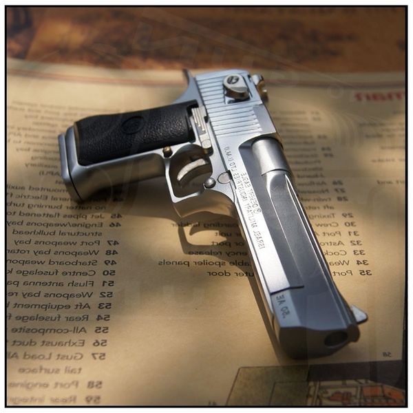 

581: 2.05 shell throwing boy's toy simulation metal alloy model gun detachable large size non launching