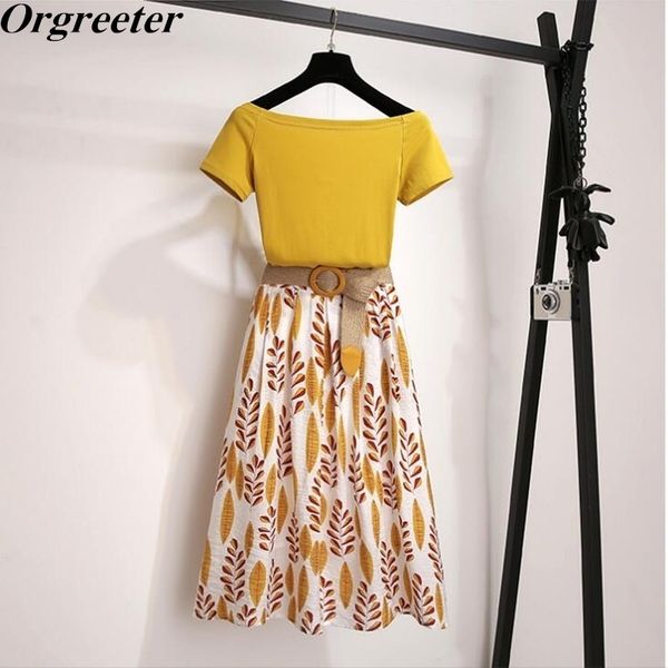 

women summer t shirt 2-piece set off shoulder basic tees+high waist leaf print skirt sets fashion suit with braided belt 210407, White