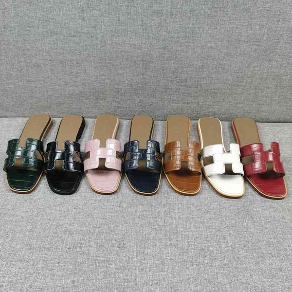 

new women sandals 2021 leather flat bottom fashion crocodile beach leisure travel ostrich slippers for women in summer, Black