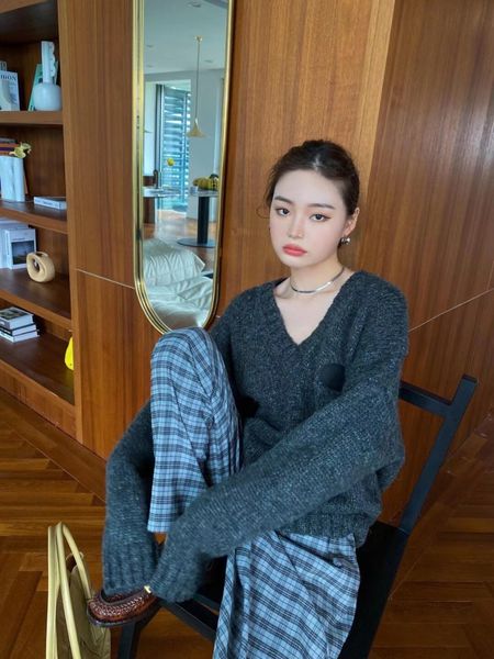 

brand hoodie 2021 new korean v-neck sweater lazy wind loose soft milk blue sweater women's knitted in autumn and winter, Black