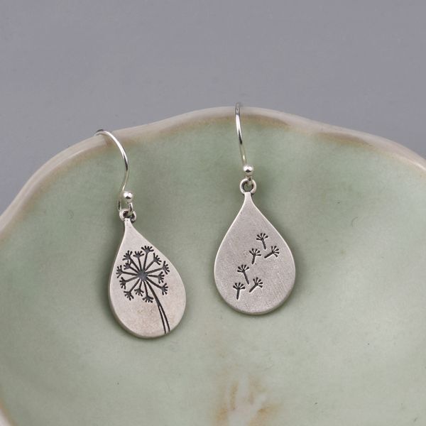 

925 sterling silver stud retro pattern earrings female simple water drop asymmetric trendy fashion temperament jewelry, Golden;silver