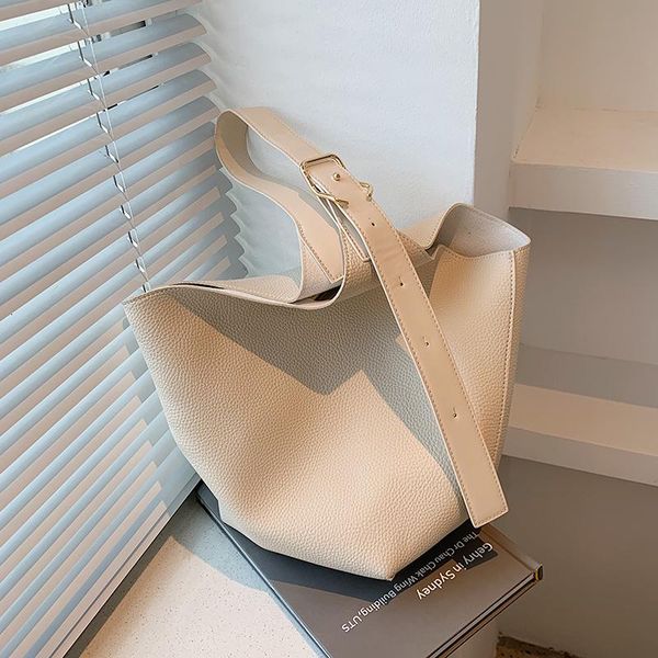 

evening bags niche design simple large-capacity handbags all-match 2021 fashion underarm bag bucket shoulder width: 38cm