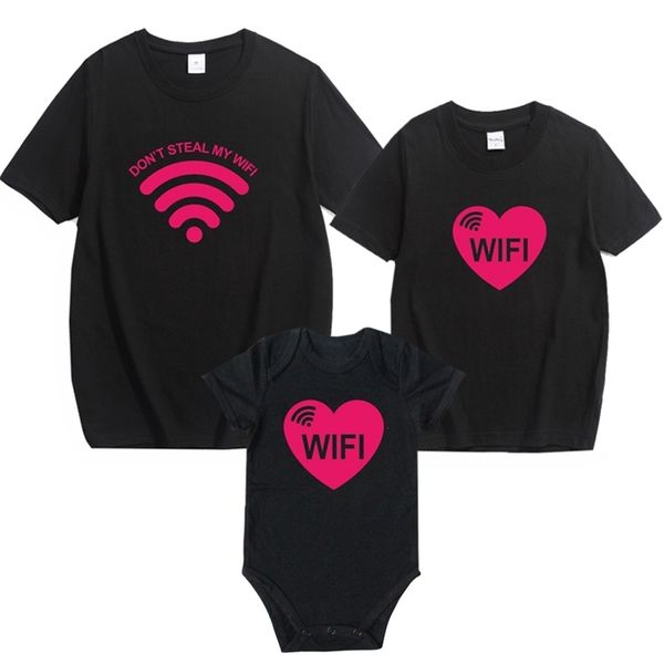 Fashion Mommy and Me Clothes Family Look Shirt Mother Daughter Matching Love Wifi Cotton T 210521