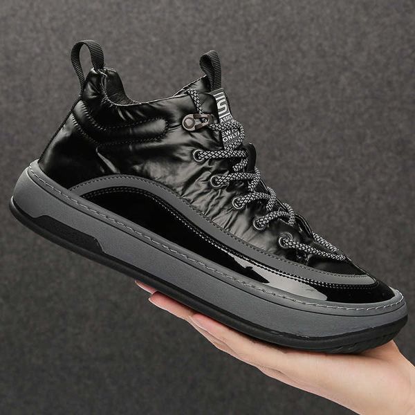 

2021 waterproof high sho men's fashion board single winter cotton crooked clown middle