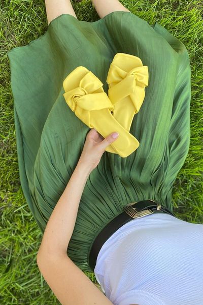 

slippers women's yellow, Black