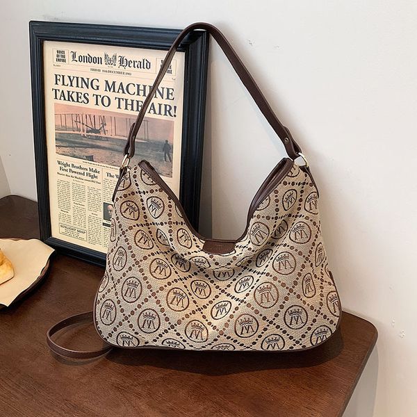 

large capacity bag women's new fashion leisure one shoulder armpit simple texture messenger tote bag purses