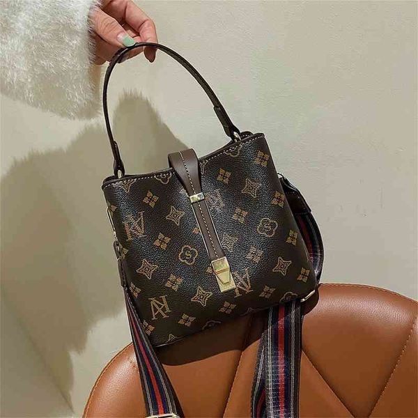 

60% clearance sale fashion printing bucket bag women's autumn and winter version fashion net red single shoulder messenger bag