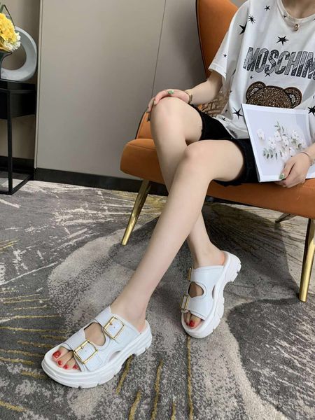 

2021 slipper designer slide summer sandals fashion women beach indoor flat flip flops leather luxurys shoes womens slippers high heels with, Black