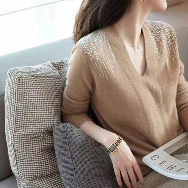 

small v-neck sweater autumn and winter style temperament loose thin sweater female, White;black