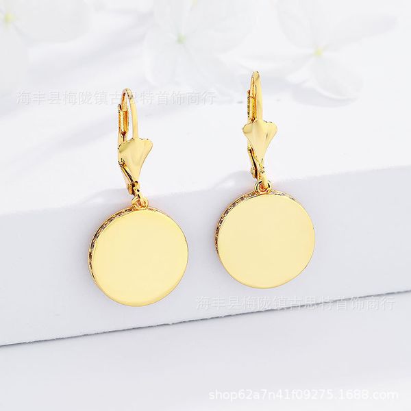 

2021 new designer diamond earrings with irregular metal wafers, Golden