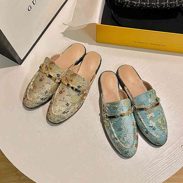 

small spring new version metal embroidery flat bottom comfortable muller shoes half slippers women's, Black