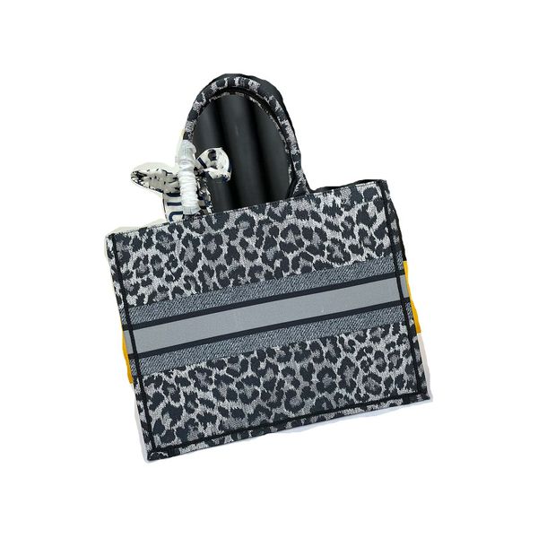 

designer ladies totes handbag canvas chain cross-body over shoulder square luxury zipper modern classic style size 42-32-16cm 65413