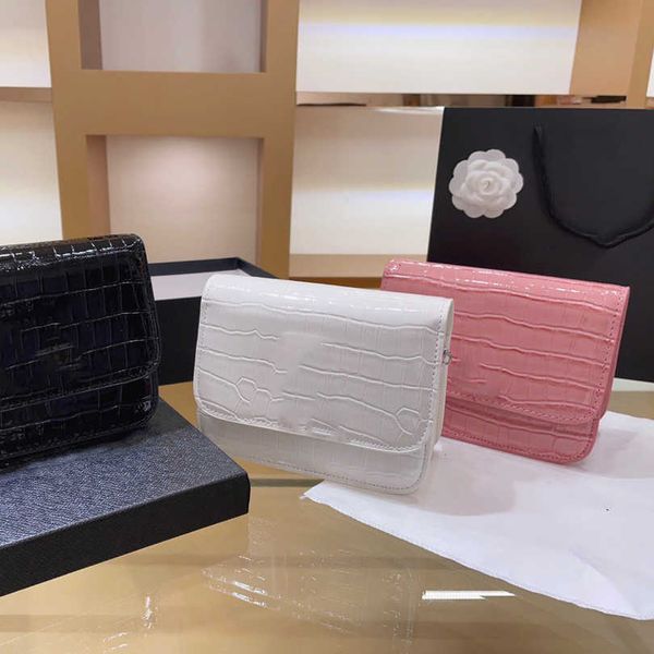 

women pink cluth bags sakura crocodile pattern leather b-buckle cowhide 2021 spring and summer one-shoulder messenger small square bag