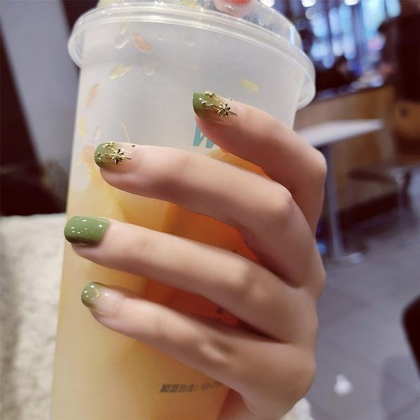 

false nails 24pcs press on designs green star matte short round head women wearable full cover finger fake nail with glue to, Red;gold