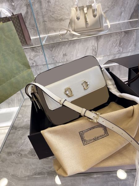 

2021 new fashionable style retro horse title buckle single shoulder bag 1995 small single shoulder bag camera bag lady's bags, Black;red