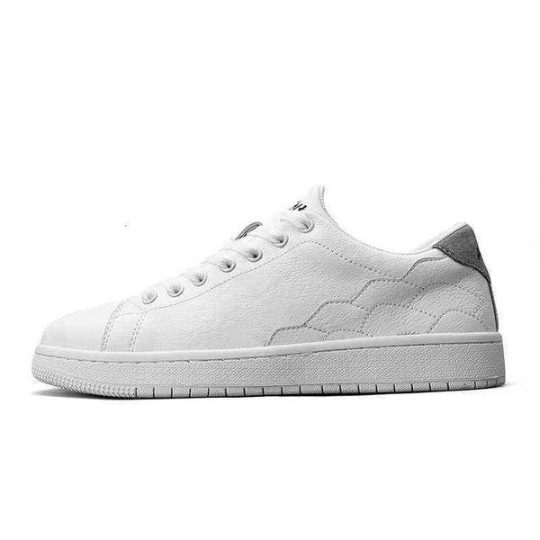 

men's sho 2021 autumn men's leisure trend korean fashion small white sports personalized board