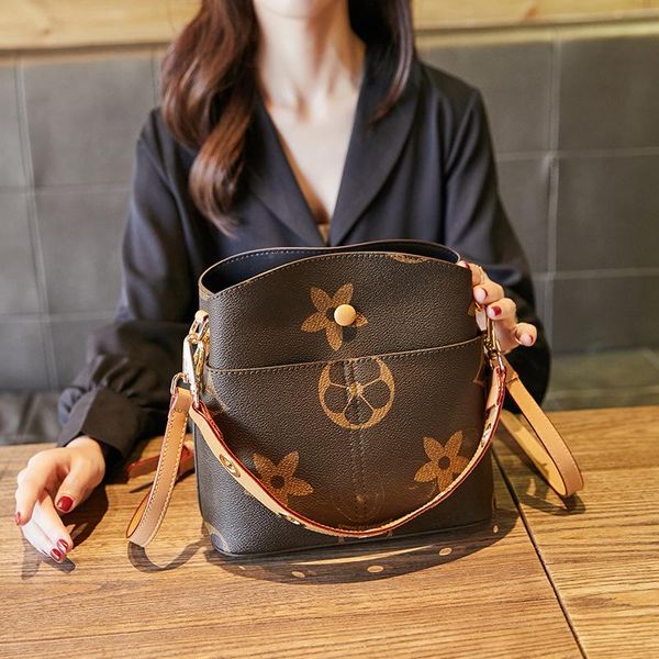 

bucket bag female style all-match printing fashion wide shoulder strap single messenger trend advanced waterproof waist bags