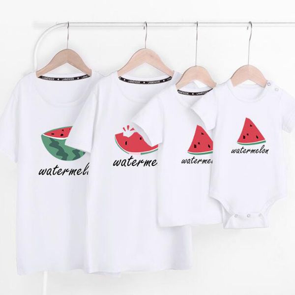 Familie Look passende Outfits T-Shirt Kleidung Mutter Vater Sohn Tochter Kinder Baby Strampler Cartoon Wassermelone 210429