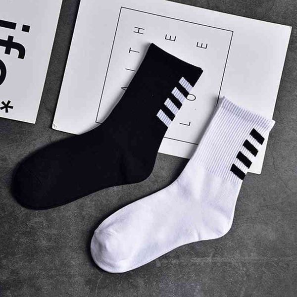 

new men's women tube trend cotton version of europe hip hop street sports personality stripe tide socks, Black