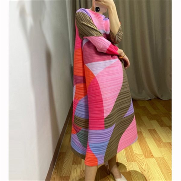 

dress miyake fashion fold three quarter geometric pirnt stand neck, Black;gray