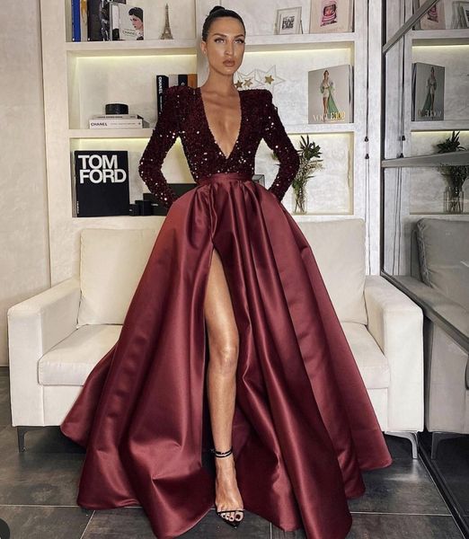 2021 Sexy Dunkelgrün Schwarz Elegante Ballkleider Paillettenspitze Mit Langarm Dubai Arabische Pailletten Satin Abendkleider Partykleid Tiefer V-Ausschnitt Hoher Schlitz Burgunderrot