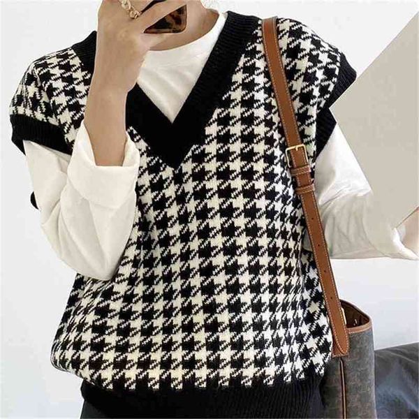 

girls v-neck knitted sweater women thicken autumn winter korean loose vintage vest sleeveless pullover 210812, White;black