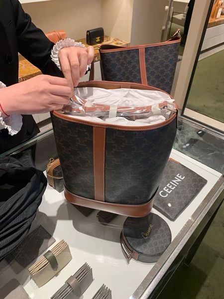 

designer handbags 2021 new women's arc bucket old flower shopping large capacity bag single shoulder messenger bag tide