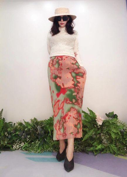 

skirt miyake fold wide-brimmed twill pleated weave sumizome long skirt, Black