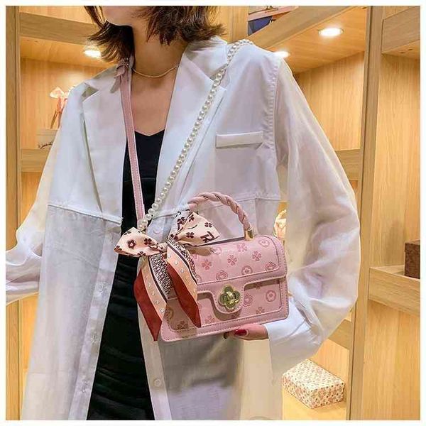 

2022 new factory wholesale special bags pearl single shoulder messenger bag with silk scarf portable women's bag