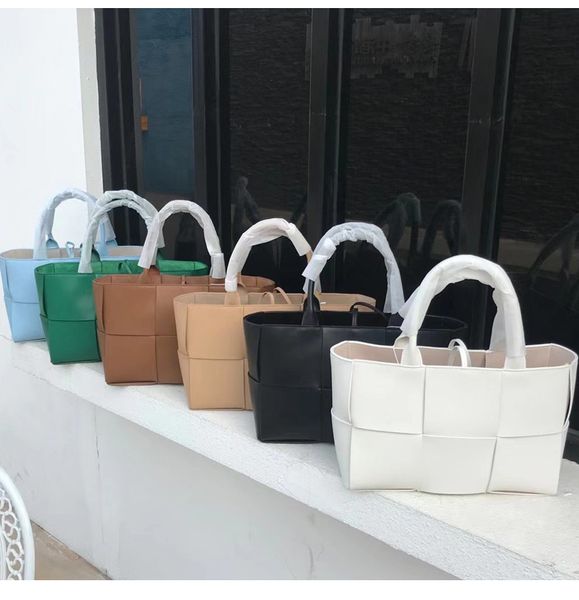 

design handbag 2021 new fashion hand woven large capacity tote bag hthn